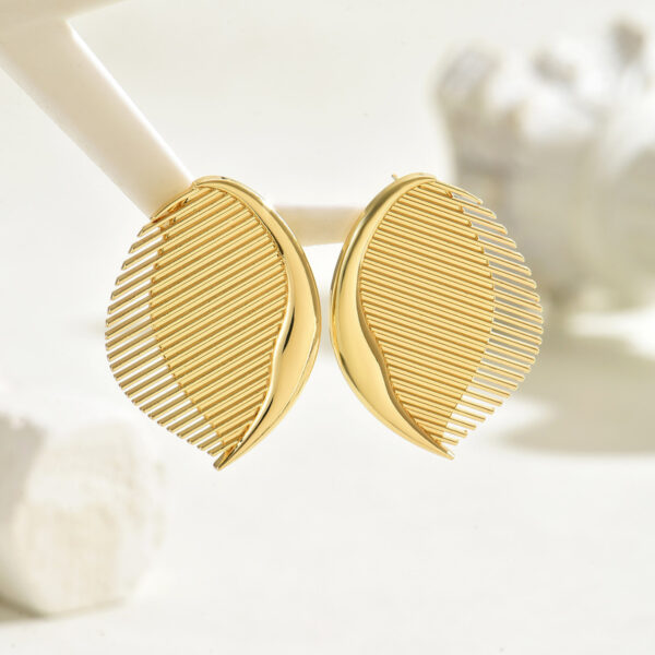 Fashion Women's Earrings Niche Fan-shaped Leaves - Image 3