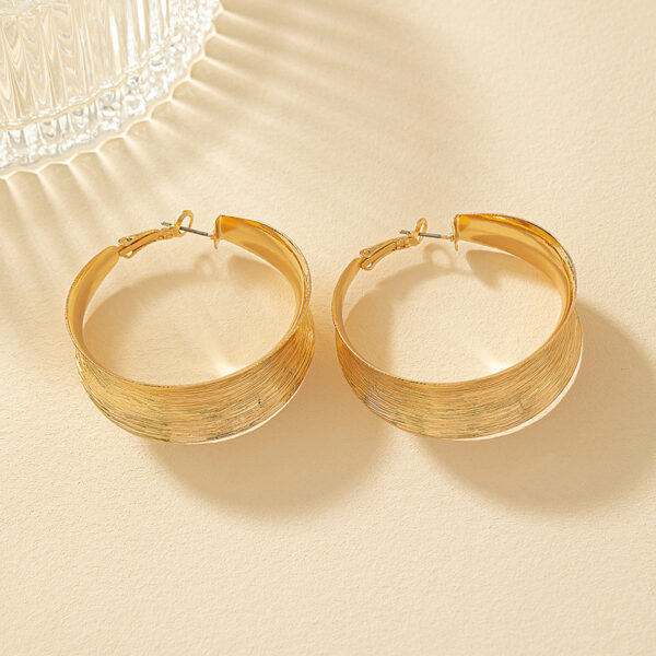 Fashion Creative Big Circle Earrings Women - Image 5